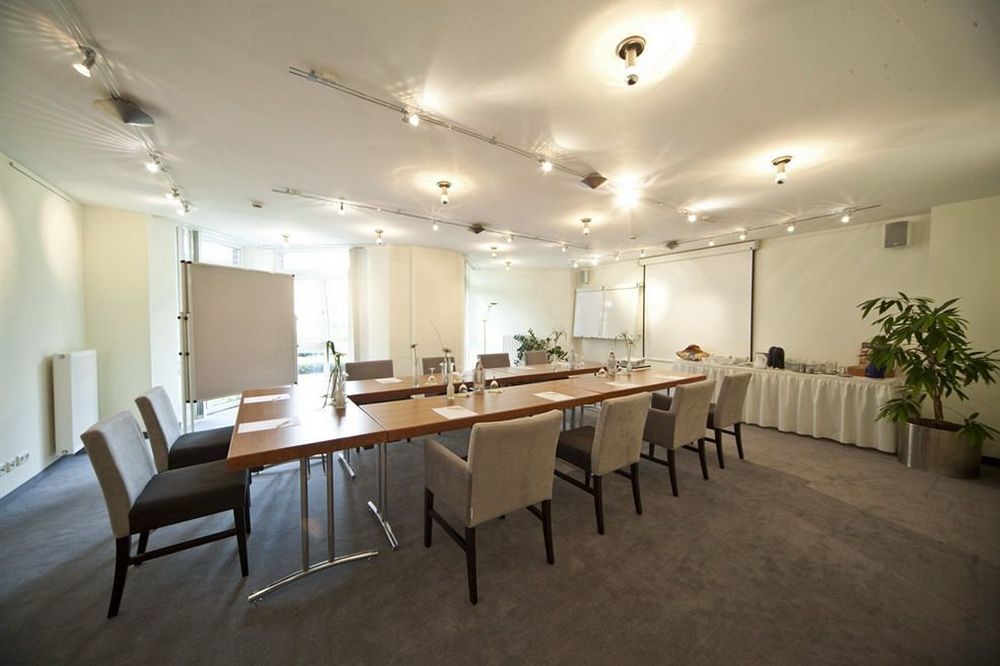 Hotel Rheinpark ريز المظهر الخارجي الصورة