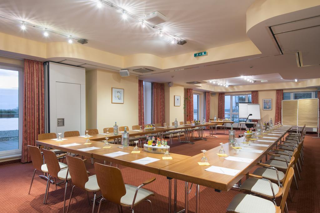 Hotel Rheinpark ريز المظهر الخارجي الصورة